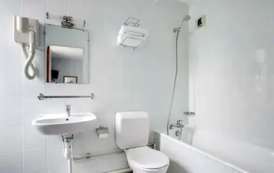 Salle de bains dans l'établissement Hotel Royal Mansart