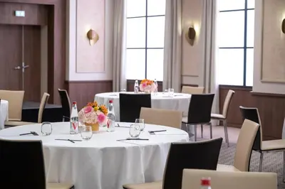 Restaurant ou autre lieu de restauration dans l'établissement InterContinental Paris Champs Elysées Etoile by IHG