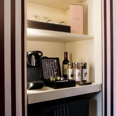 Cuisine ou kitchenette dans l'établissement Hôtel du Rond-point des Champs-Élysées - Esprit de France