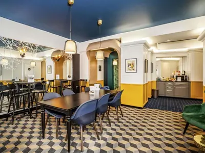 Restaurant ou autre lieu de restauration dans l'établissement ibis Styles Paris Cadet Lafayette