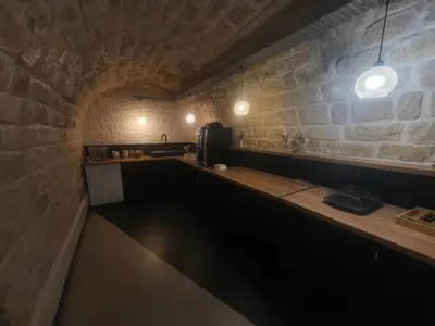 Cuisine ou kitchenette dans l'établissement Hipotel Paris Père-Lachaise République