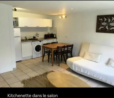 Cuisine ou kitchenette dans l'établissement Appartement lumineux avec balcon au coeur de Paris