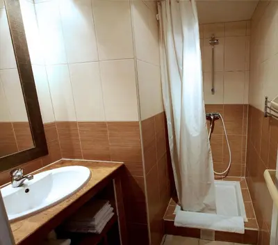 Salle de bains dans l'établissement Appartement lumineux avec balcon au coeur de Paris