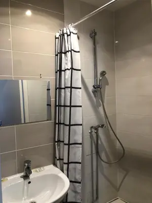 Salle de bains dans l'établissement Hôtel de Bordeaux