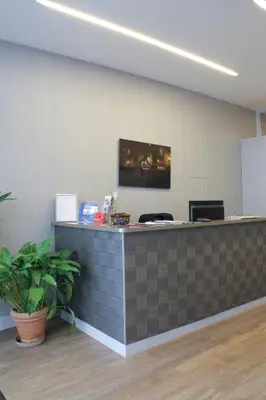 Télévision ou salle de divertissement dans l'établissement Hôtel De France