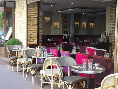 Restaurant ou autre lieu de restauration dans l'établissement Au limousin