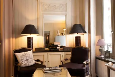 Coin salon dans l'établissement Hôtel de l'Avre
