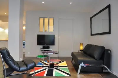 Télévision ou salle de divertissement dans l'établissement Bella Citta