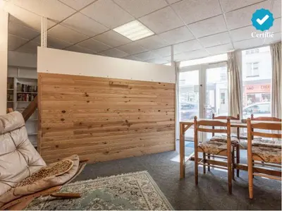 Coin salon dans l'établissement Friendly Budget-Studio 35m2 Paris Montmartre