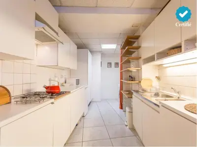 Cuisine ou kitchenette dans l'établissement Friendly Budget-Studio 35m2 Paris Montmartre
