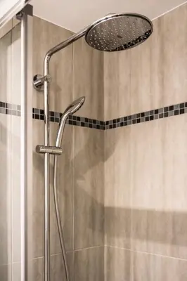 Salle de bains dans l'établissement La Cle des Expos 