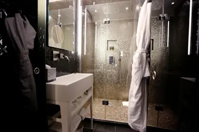 Salle de bains dans l'établissement Le Malown