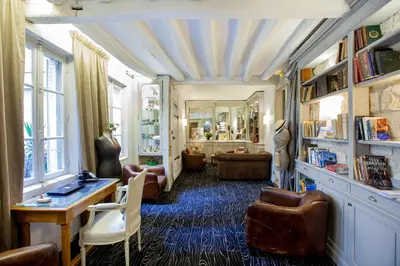 Coin salon dans l'établissement Hotel Bonaparte