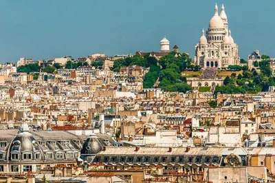 Vue générale sur Paris ou vue de la ville depuis l'appartement