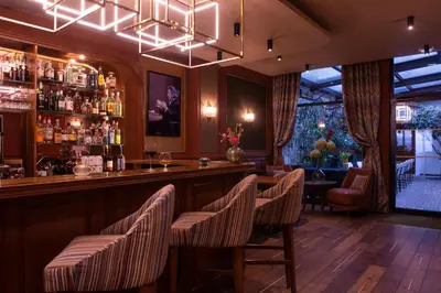 Boissons dans l'établissement Mom'Art Hotel