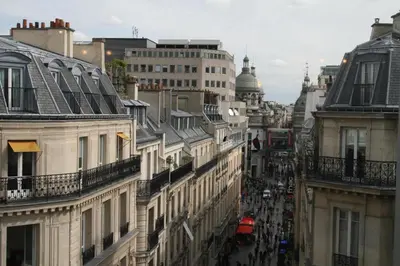 Vue générale sur Paris ou vue de la ville depuis l'appartement