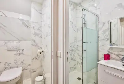 Salle de bains dans l'établissement 66 - Atelier Fidélité Paris