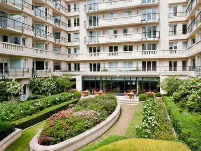 Jardin de l'établissement Aparthotel Paris 15 Porte de Versailles