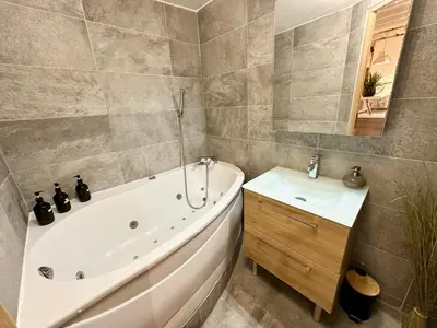 Salle de bains dans l'établissement MAGNIFIQUE 5 PIECES