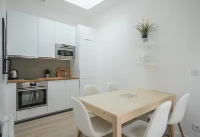 Cuisine ou kitchenette dans l'établissement Le Scandinave, F3 avec terrasse, Villa Saint Charles