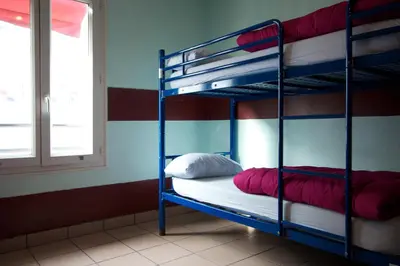 Un ou plusieurs lits dans un hébergement de l'établissement Bastille Hostel