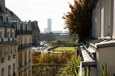 Vue générale sur Paris ou vue de la ville depuis l'hôtel