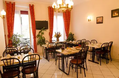Restaurant ou autre lieu de restauration dans l'établissement Hotel Paris Bruxelles