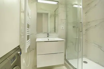 Salle de bains dans l'établissement Pick A Flat's Apartment in Saint Germain - Rue Corneille