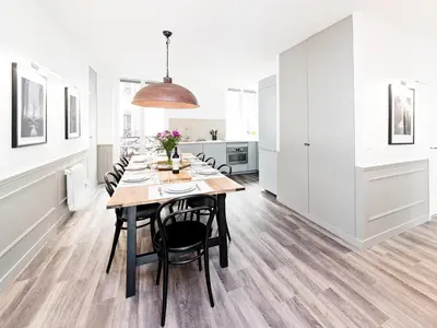Coin salon dans l'établissement LivinParis - Luxury 3 & AC 4 Bedrooms Montmartre I