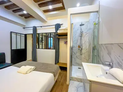 Salle de bains dans l'établissement 67 - Amazing Parisian Flat