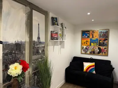 Coin salon dans l'établissement LE MARAIS-SAINT MARTIN working & living