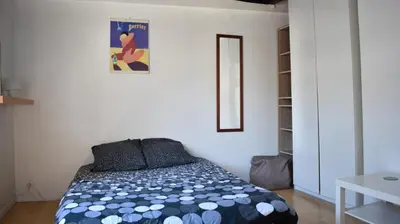 Un ou plusieurs lits dans un hébergement de l'établissement Cosy 25 sqm Studio in Heart of Paris