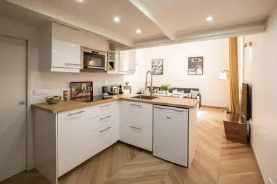 Cuisine ou kitchenette dans l'établissement Premier Collection at Le Marais Chic Paris Stay Near Notre Dame, Exclusive Deal