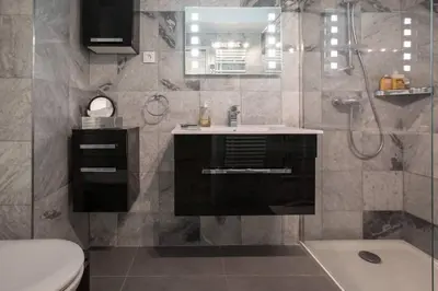 Salle de bains dans l'établissement Premier Collection at Le Marais Chic Paris Stay Near Notre Dame, Exclusive Deal