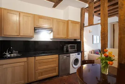 Cuisine ou kitchenette dans l'établissement Gregoire Apartment