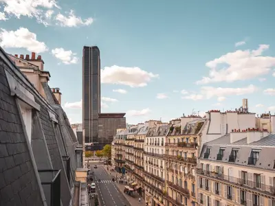 Vue générale sur Paris ou vue de la ville depuis l'hôtel