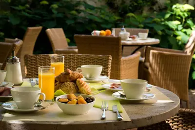 Nourriture dans l'hôtel ou à proximité