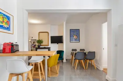 Télévision ou salle de divertissement dans l'établissement Appartement du Marché St Honoré - Welkeys
