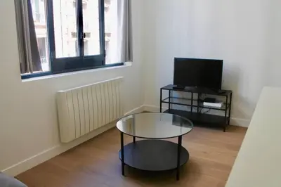 Télévision ou salle de divertissement dans l'établissement Modern studio perfectly equipped and renovated