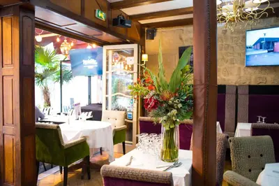 Restaurant ou autre lieu de restauration dans l'établissement Hôtel du Mont Blanc