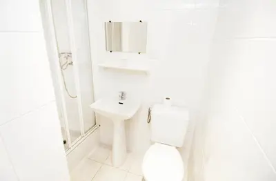 Salle de bains dans l'établissement Hôtel du Mont Blanc