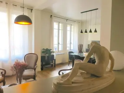 Coin salon dans l'établissement Luxe Marais Bretagne CityCosy