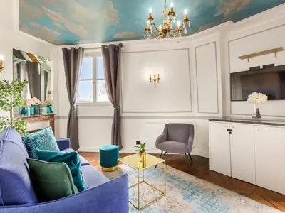 Coin salon dans l'établissement Merveil Luxury Suite Royale II - Saint Honore view