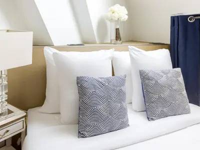 Un ou plusieurs lits dans un hébergement de l'établissement Merveil Luxury Suite Royale II - Saint Honore view