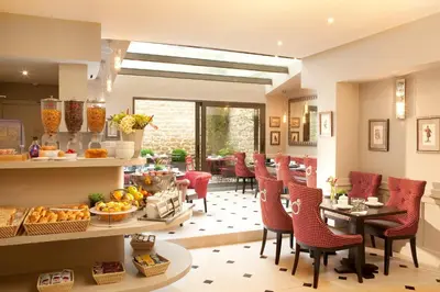 Nourriture dans l'hôtel ou à proximité
