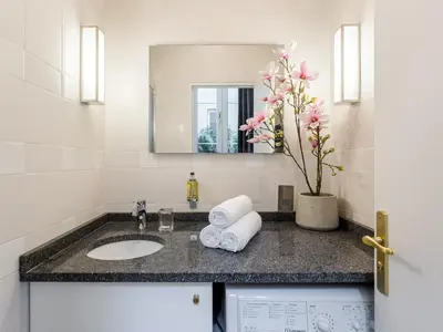 Salle de bains dans l'établissement Merveil - Luxury Suite - Louvre - Aboukir IV
