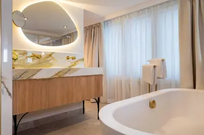 Salle de bains dans l'établissement Royal Madeleine Hotel & Spa