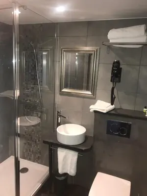 Salle de bains dans l'établissement Hotel de Paris Montmartre