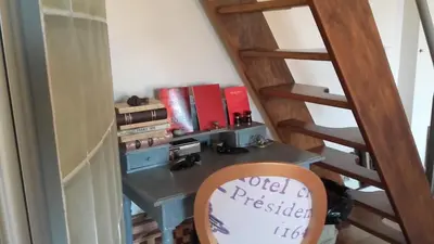 Cuisine ou kitchenette dans l'établissement ILE SAINT-LOUIS GLAMOROUS FLAT