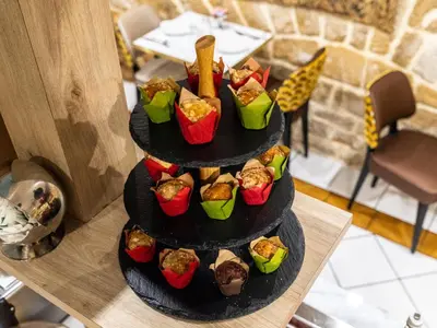 Nourriture dans l'hôtel ou à proximité